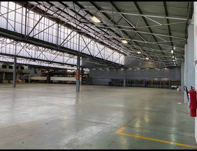 2,056.30M² FACTORY RENTED IN LANSDOWNE